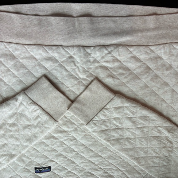 Patagonia Women's Off-White Quilted Crew Neck Sweater - Picture 3 of 3